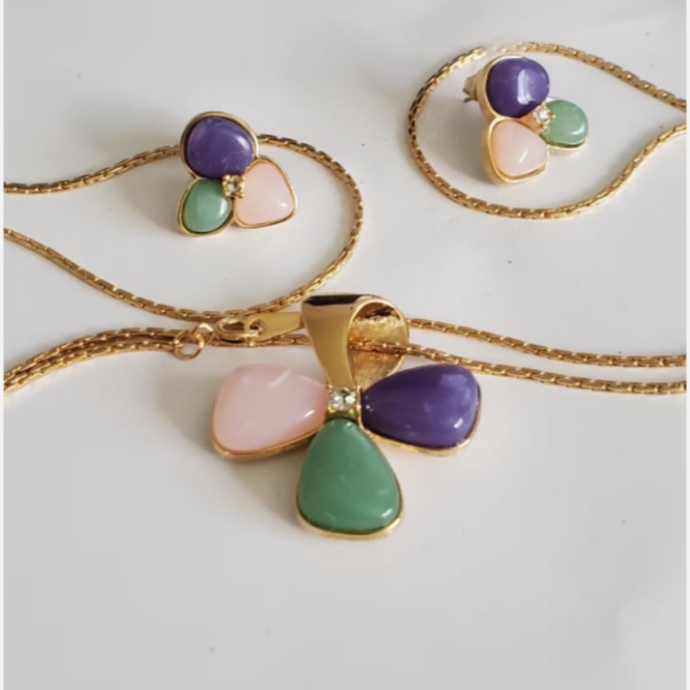 Vintage Avon Tourmaline Color Flower Necklace & Earrings Set Gold Tone